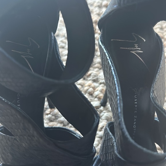 giuseppe zanotti heels size 6 1/2 in good condition - Picture 5 of 5